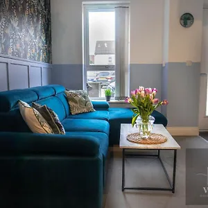  Guest house 1 Bed House At Velvet Serviced With Free Parking & Wifi - Sa1