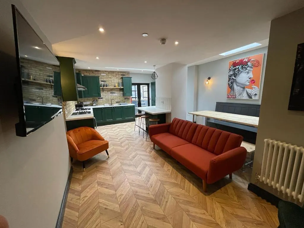 Mansel House - By Tifa Stays Swansea